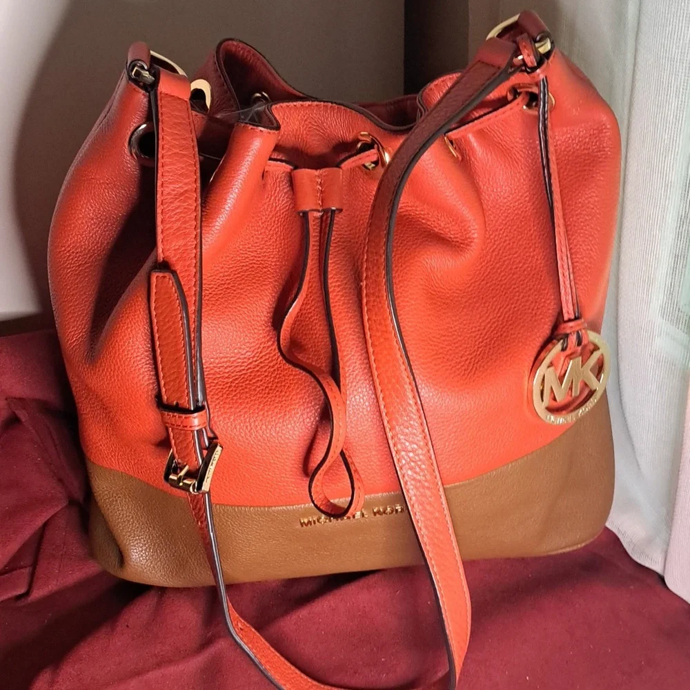 SOLD ๐ NEW Michael Kors Orange & Brown Soft Pebble Leather Shoulder Bag - Picture 3 of 13